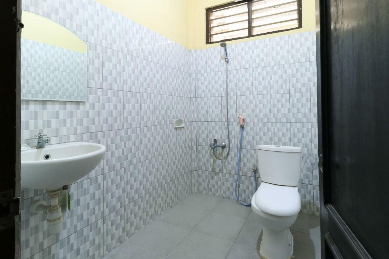 Wisma Flamboyan Surabaya Buitenkant foto